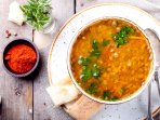 Суп із сочевиці з овочами і зеленню