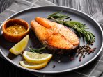 Смажений лосось з лимоном