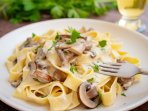 Паста з білими грибами у вершковому соусі
