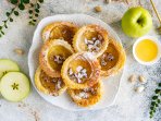 Яблучний десерт із листкового тіста