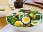 Салат со шпинатом и яйцом
