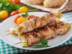 Шашлички з курки і кабачків