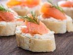 Канапе з лососем і сиром