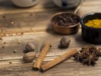 Кориця, гвоздика, прянощі