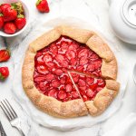 Найпростіший полуничний пиріг — неперевершений смак і аромат