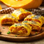 Пісний штрудель з гарбузом та родзинками — ніжне тісто з багатою начинкою