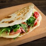 Настрій Італії: п’ядіна з прошуто та моцарелою