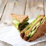 Бутерброди з авокадо та секретним інгредієнтом