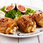 Курячі стегенця з кунжутом — спробуйте цей дуже простий спосіб запікання