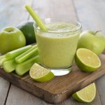 Яблучний фреш із селерою — корисний зелений напій