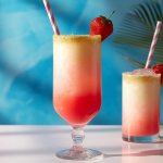 Літній безалкогольний коктейль з полуницею «Поліція Маямі»