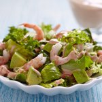 Як приготувати простий і смачний салат з креветками