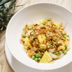 Екзотичне поєднання: смажений рис з ананасом