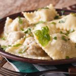 Равіолі зі шпинатом та сиром: просте задоволення!