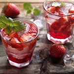 Домашній полуничний лимонад