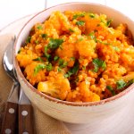 Цвітна капуста з томатним соусом — смачний і корисний гарнір