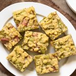 Дріжджовий пиріг з ревенем — перевірений рецепт від бабусі 