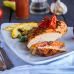 Куряче філе в духовці — як запекти грудки, щоб вони були соковитими