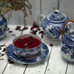 Для неквапливого ранку: чай каркаде з імбиром