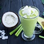 Кремова ніжність: коктейль з кокосом і авокадо