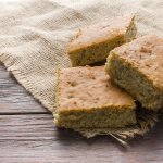 Ніжний вівсяний коржик на кефірі без борошна