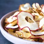 Як приготувати домашні яблучні чипси — за рецептом Тетяни Літвінової