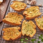 Часникові грінки до супу — простіше не буває