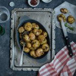 Ситне літо: молода картопля, запечена із салом