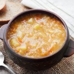 Пісний капусняк з пшоном і квашеною капустою