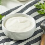 Соус ранч — популярна заправка до салатів