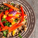 Гречка із запеченими овочами — універсальний і корисний гарнір