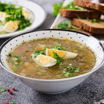 Приготуйте зелений борщ без м’яса за родинним рецептом