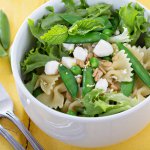 Салат із зеленим горошком і фетою