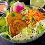 Корисний сніданок: оладки з сочевицею та кабачком