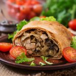 Осінній штрудель з куркою і грибами від Джеймі Олівера