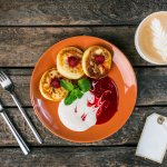 Сирники, що тануть у роті — готуємо за перевіреним рецептом (відео)