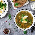 Обовʼязкова весняна й літня страва: зелений борщ