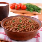 Червона гречана каша — смачна і бюджетна страва у піст