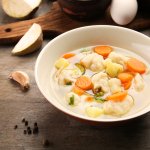 Овочевий суп із сирними кльоцками — простий рецепт