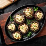 Фаршировані печериці з м’ясною начинкою