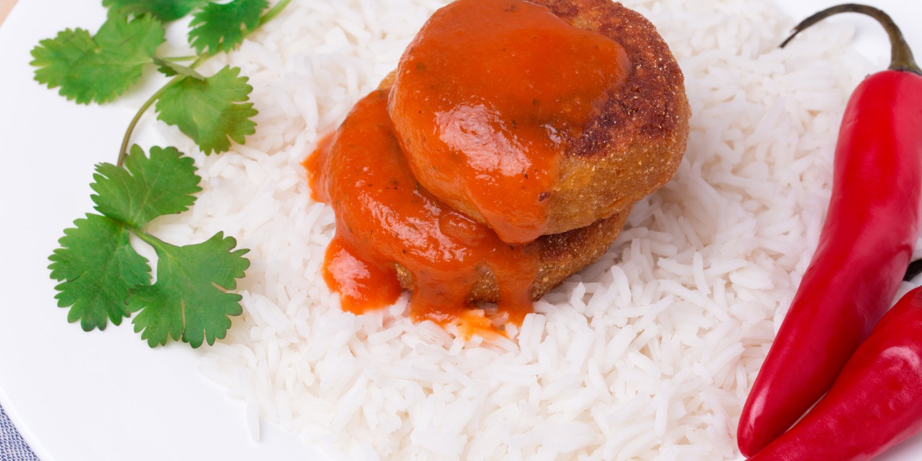 Нутовые котлеты в соусе