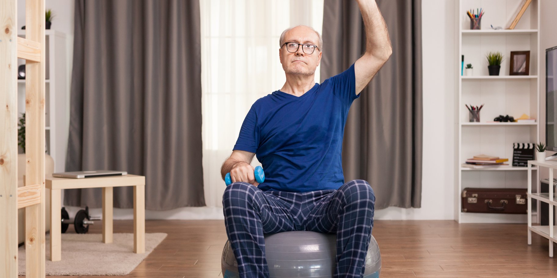 Чоловік тренується