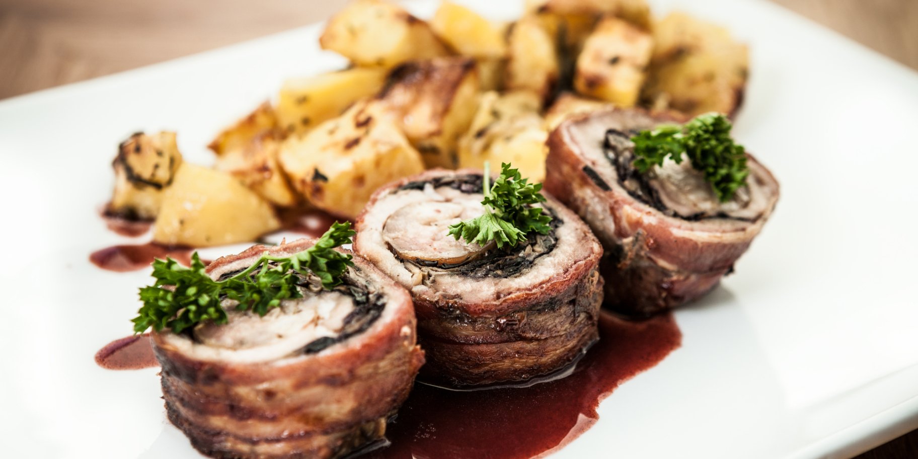 Яловичі рулетики