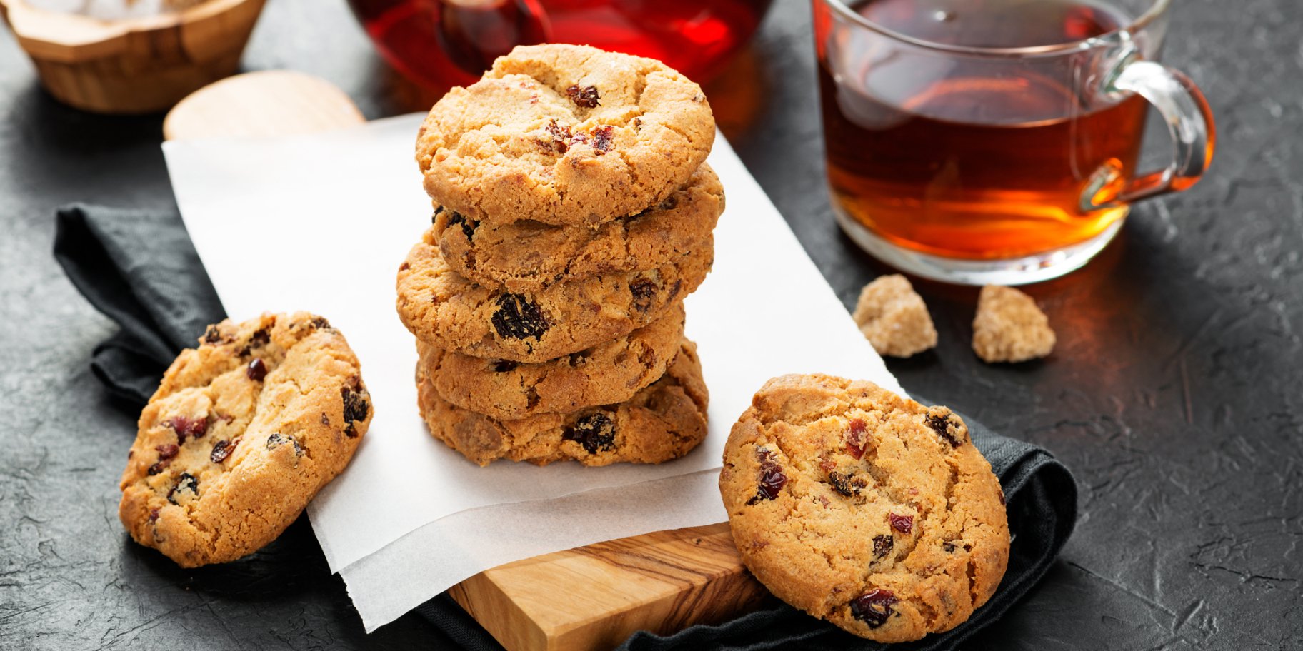 Печенье с курагой и изюмом