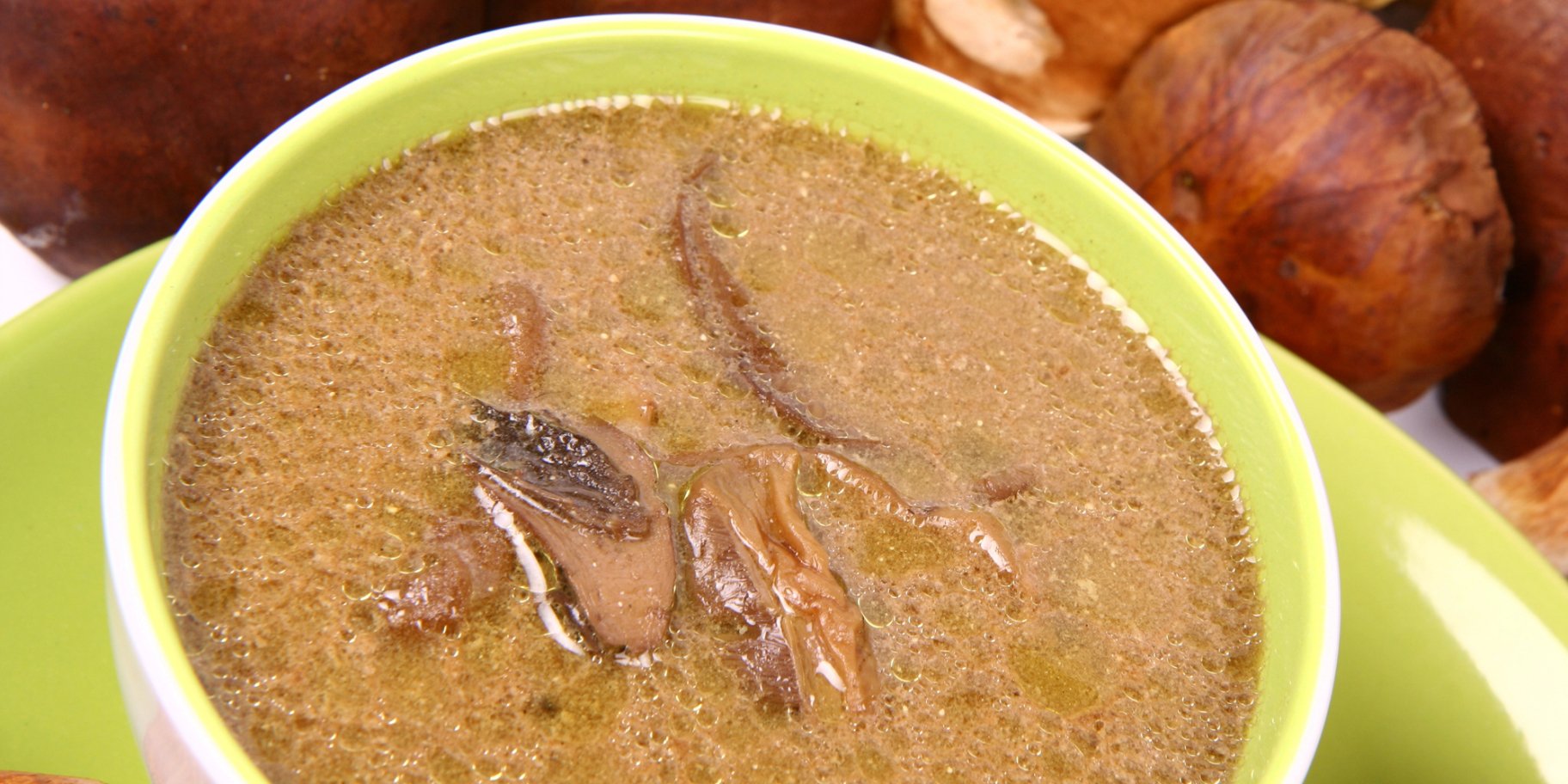 Юшка з білими грибами