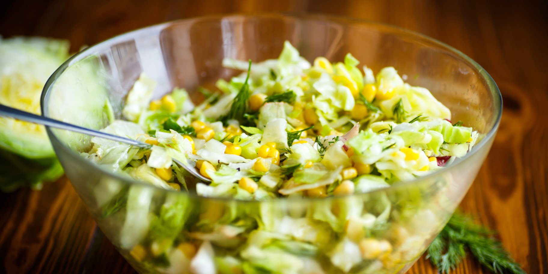 Салат з пекінської капусти і кукурудзи