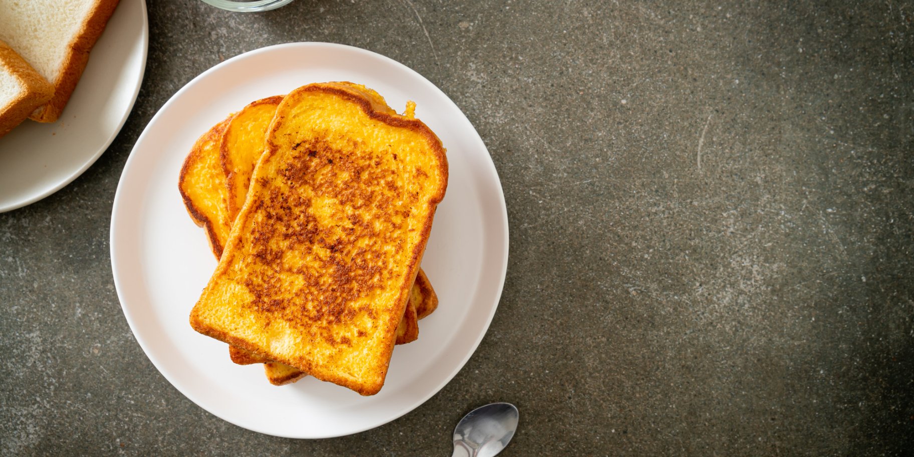 Грінки з білого хліба в сковороді
