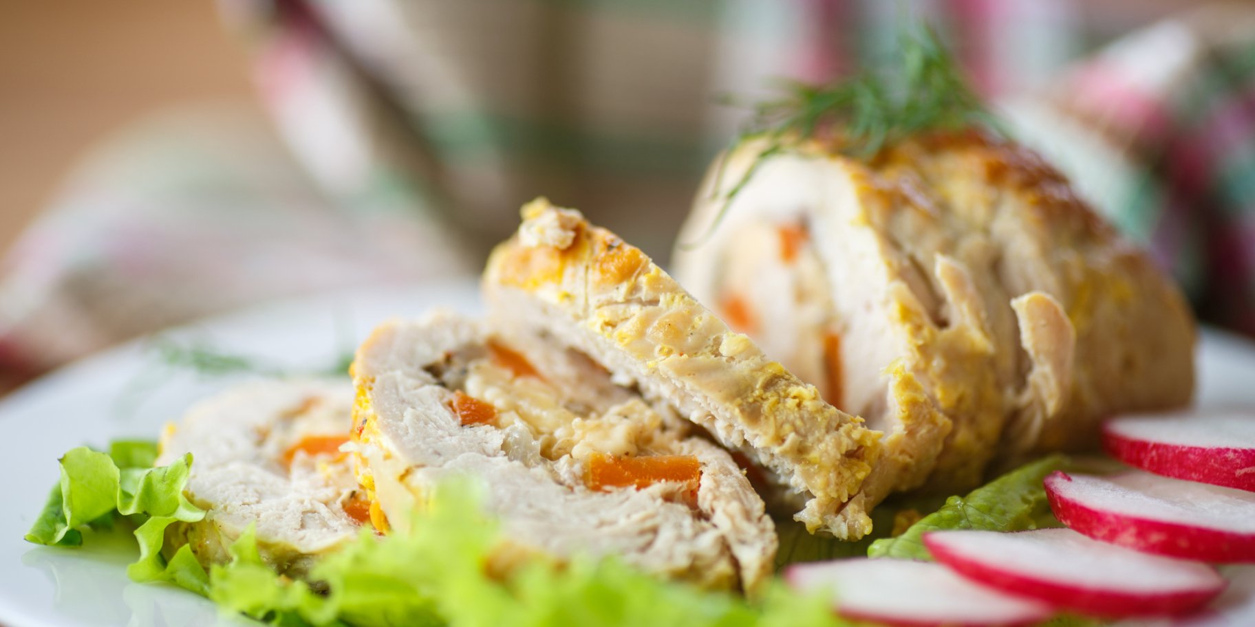 Куриный рулет с овощами