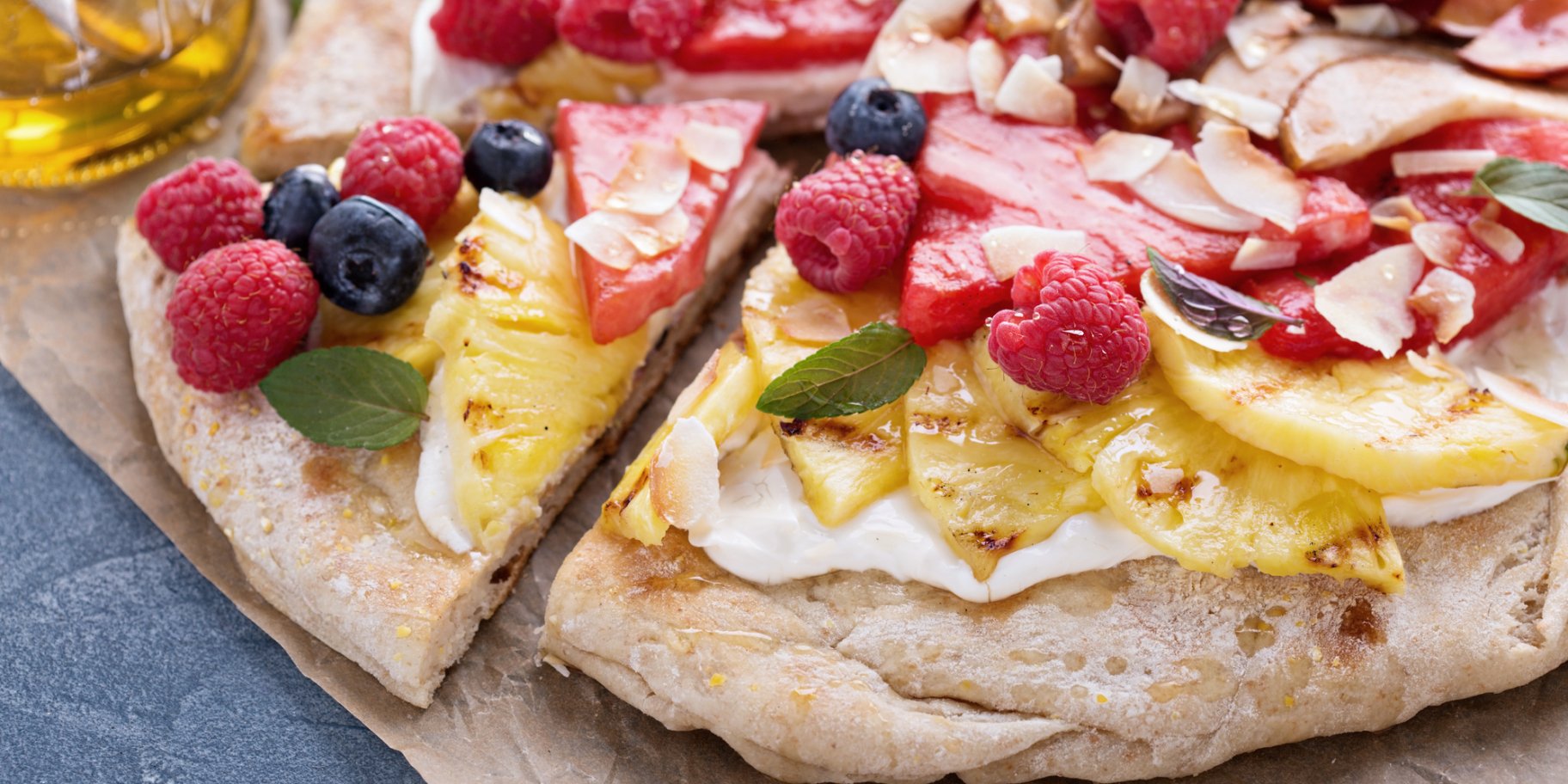 Фокачса с ягодами