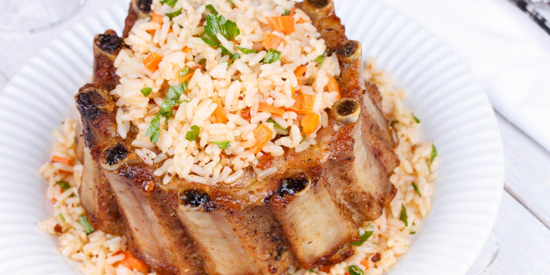 Корона з реберець з рисом